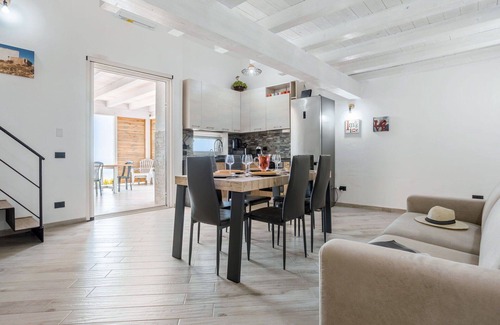 Realmonte Villa | Wonderful private villa for 6 guests with WIFI, A/C, TV, terrace, pets allowed and panoramic view