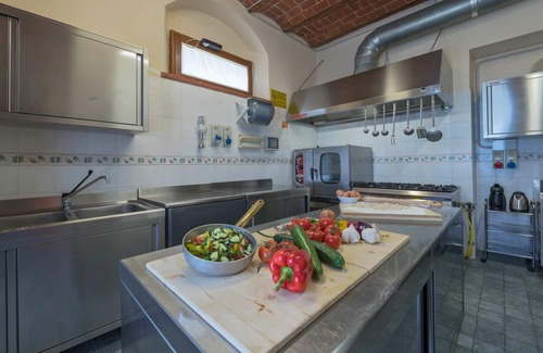 Le Piazze Villa | Wonderful private villa with sauna, private pool, WIFI, A/C, hot tub, TV, patio, close to Cortona