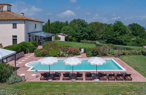 Le Piazze Villa | Wonderful private villa with sauna, private pool, WIFI, A/C, hot tub, TV, patio, close to Cortona