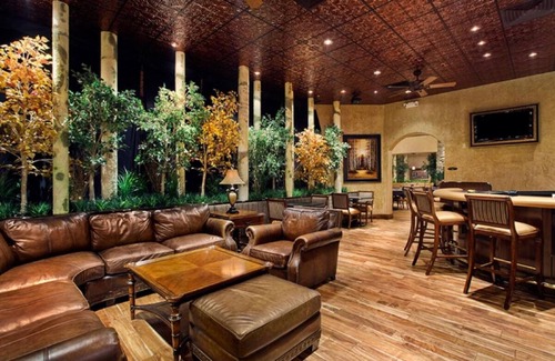 Elko Hotel | Wonderful Stay! 2 Sleek Units, Outdoor Pool, FREE Parking, Pets Allowed!