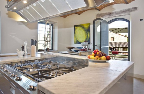 Gaiole in Chianti Villa | Wonderful villa for 16 guests with private pool, WIFI, A/C, TV, patio and panoramic view