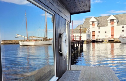 Alesund Apartment | Wonderfully located, 2bedroom, Balcony