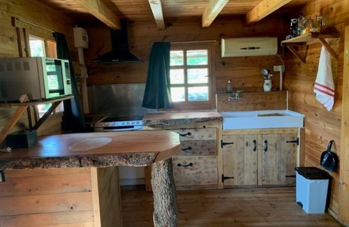Los Masos Ski Chalet | Wooden chalet in a verdant environment at the foot of the Mount Canigou
