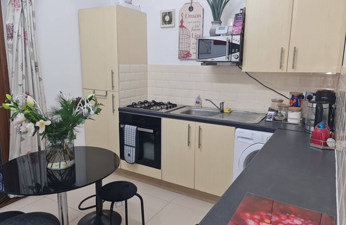 Nuthall House | Woodland romantic hideaway - but only 15 mins to city centre!n