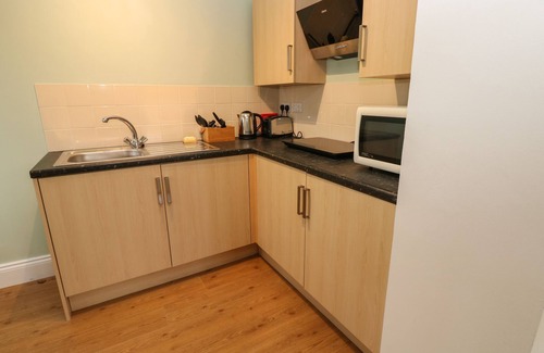 Bishop Auckland Cottage | WOODLAND VIEW, romantic, with a garden in Barnard Castle