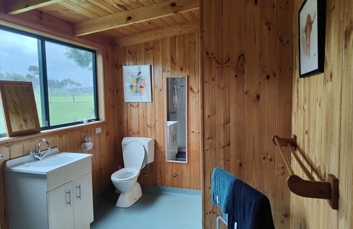 Deloraine House | Woodlands Farm Cottage sleeps 4 people