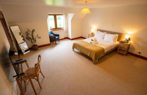 West Laroch Hotel | Woodlands House with Hot Tub