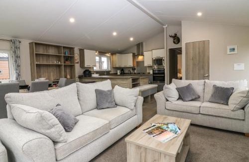 Dunbar House | Woodpecker Lodge