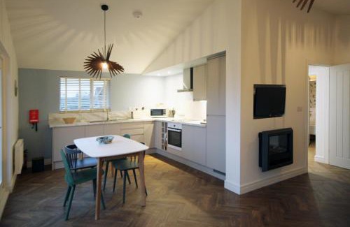 Gumley House | Woodpecker Lodge - Brook Meadow - sleeps 4 plus 2 - no pets