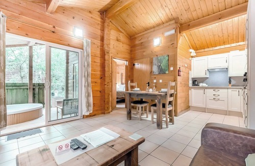 Freehay Ski Chalet | Woodpecker Log Cabin 2