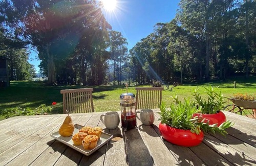 Vesper House | Woodside Country Retreat.home with a view