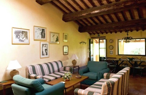 Ghizzano House | Workers land on estate with pool near Pisa and Florence