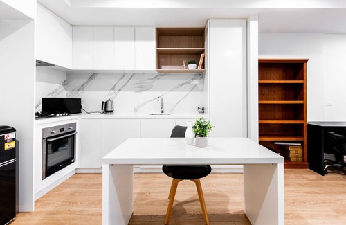 Essendon Apartment | Workers Retreat Across from Essendon Station