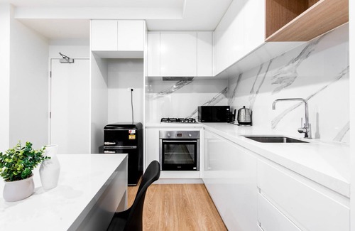 Essendon Apartment | Workers Retreat Across from Essendon Station