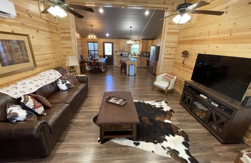 Mount Vernon Cabin | Wrangler Ranch