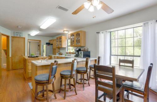 Hemphill House | Wraparound Porch Toledo Bend Reservoir Retreat!