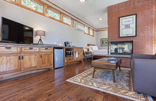 Quinlan Cabin | Wright House - Architectural beauty in the woods