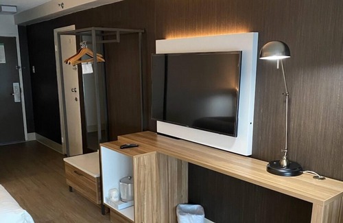 Lakeview Hotel | Wyndham Garden Manassas