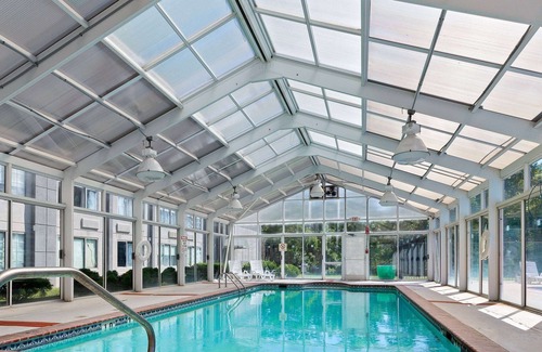 Lakeview Hotel | Wyndham Garden Manassas