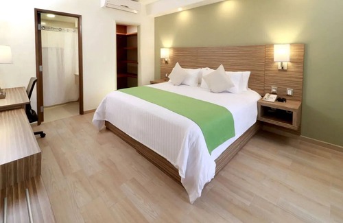 Monterrey Hotel | Wyndham Garden Monterrey Valle Real