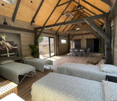 Bodzentyn House | Wzgórza Kunowskie - domy na wynajem z basenem, baliami i saunami