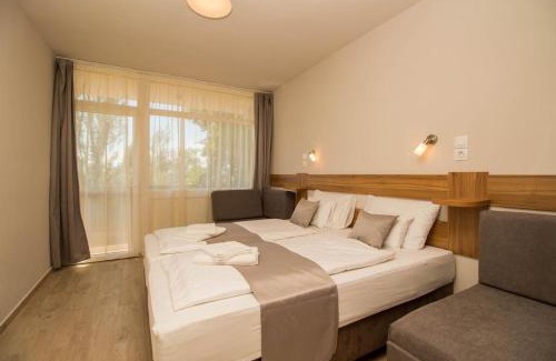 Balatonakarattya Bed & Breakfast | Xendala Panzió