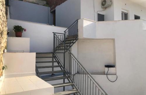 Qafe e Gjashtes Apartment | Xhulio's Apartament