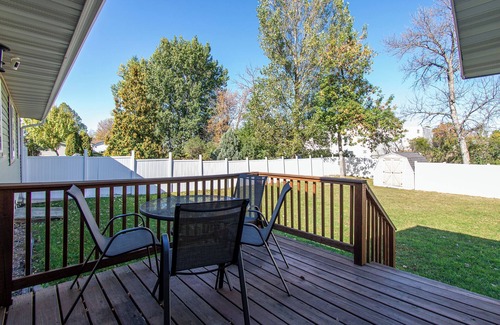 West Fargo House | XL Fenced Yard I Pack n Play I Yard Games I King