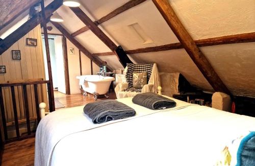 Tan-y-groes House | Y Beudy Llangrannog