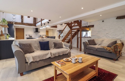 Cwmtirmynach Cottage | Y Côr