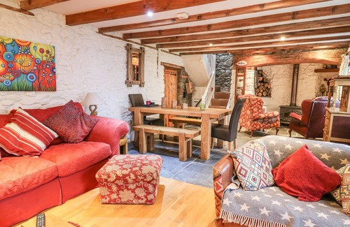 Moylegrove Cottage | Y FELIN, pet friendly, character holiday cottage in St Dogmaels