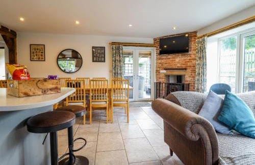 Oswestry House | Y Stabl The Stable