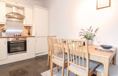 Troutbeck Cottage | YANWAY COTTAGE, pet friendly, with open fire in Troutbeck Bridge