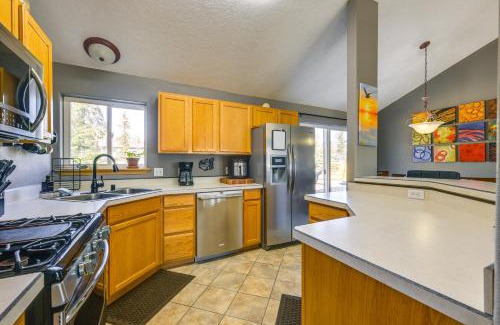 Kenai House | Yard Space with Fire Pit Kenai Getaway!