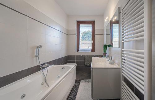 Pedrengo Apartment | Yasmin Maison - Garden House