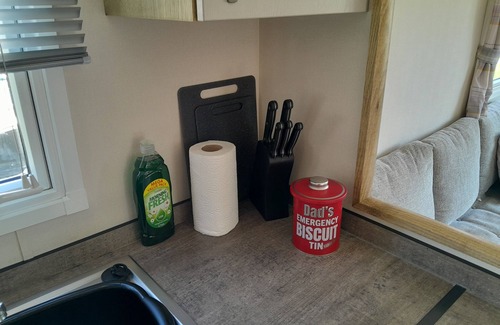 Flookburgh Cabin | Ye Old'e Man - Sleeps 6 & Pet Friendly