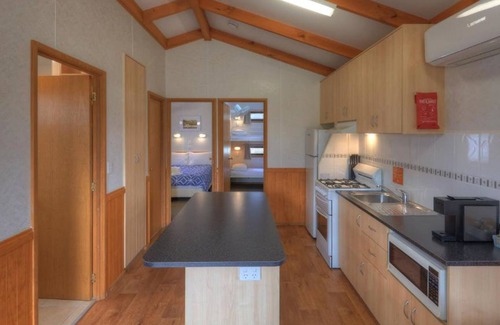 Yea Cabin | Yea Riverside Caravan Park