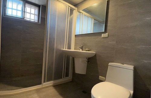 Cianjin District Apartment | YEH’S Apartment n3-bedroom apartment in charming Kaohsiung City with WiFi, AC.