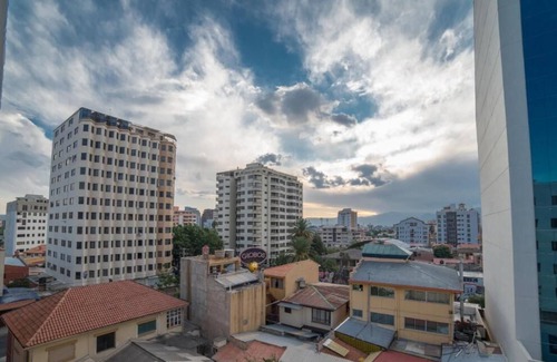 Cochabamba Apartment | Yellow Gem Apt - Campoverde