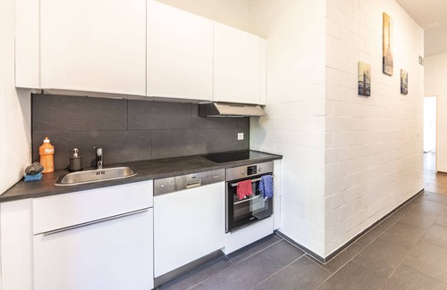 St. Gallen House | Yellow Inn