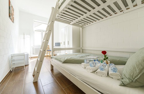 St. Gallen House | Yellow Inn