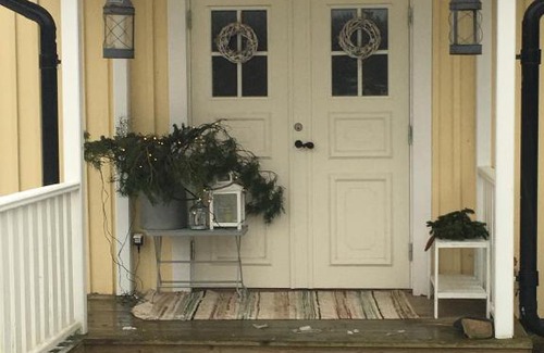 Troxhult House | Yellow Wooden House