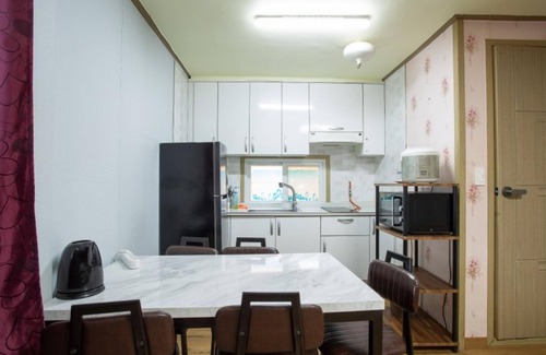 Jeongok House | Yeoncheon Wanguijataek Pension