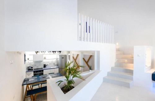 Monolithos House | Yin Villa in Monolithos Beach, next to Fira, close to airport