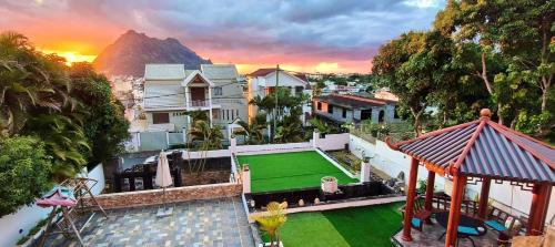 Candos House | Yiru Academy's upstairs art & viewing room