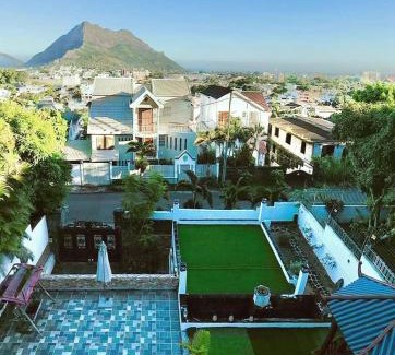 Candos House | Yiru Academy's upstairs art & viewing room