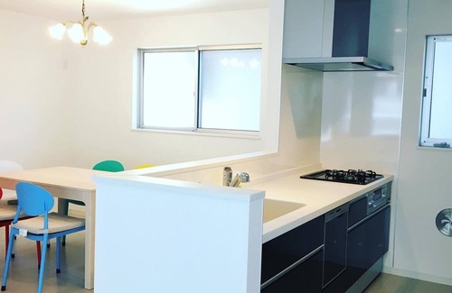 Katasekaigan House | You can relax in a spacious and relaxing atmosphere in a private building. Conveniently located near Enoshima Kamakura sightseeing. Two bicycles are available for rent free of charge. Local gourmet food, cafes, and the Enoshima illumination at night are a