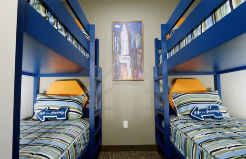 Circleville Resort | Your Catskills Waterpark Hideaway! 3 Big Rooms w/Balconies & Waterpark Access!