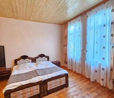 Ambrolauri House | Your corner in Racha შენი კუთხე რაჭაში