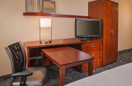 University Place Hotel | Your Home Away From Home! 4 Convenient Units, Pool, Pets Allowed!